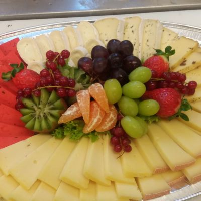 Käse- und Obstplatten