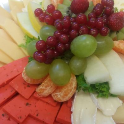 Käse- und Obstplatten